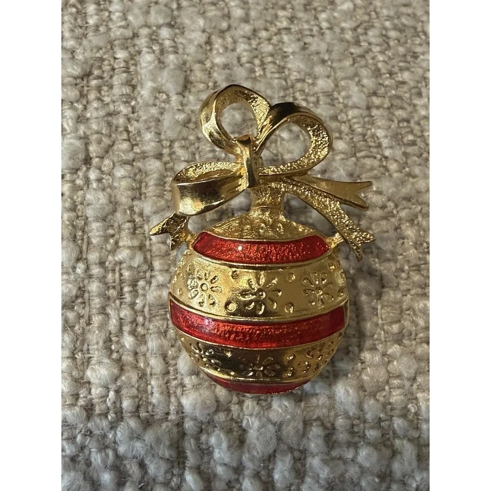 Vintage Goldtone & Red Enamel Christmas Ball Ornament Brooch Premier Signed